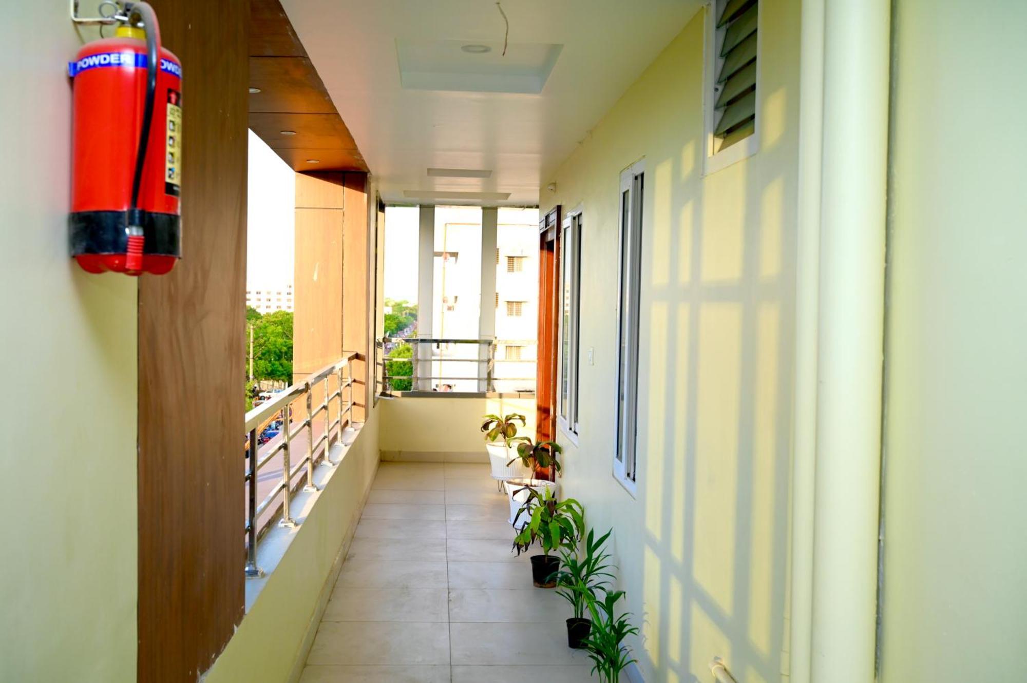 Srivari Homestay ตีรูปาติ ภายนอก รูปภาพ